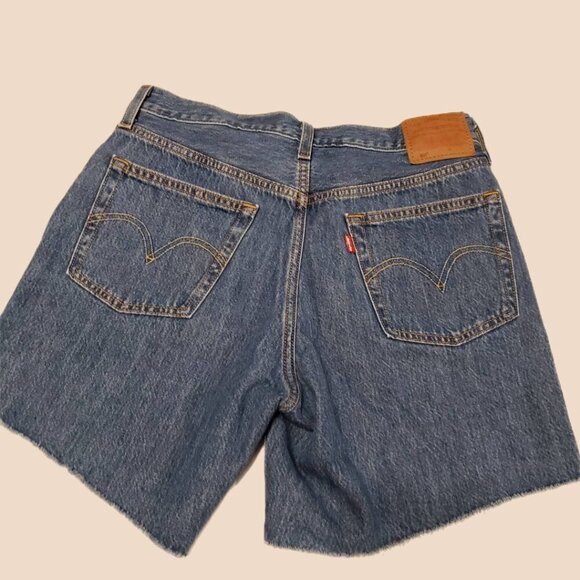 Levi's 501 Cutoffs 28" Waist (measured: 30") 100% Cotton Button Fly - Picture 3 of 12